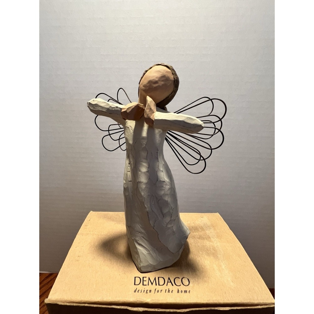 Willow Tree " Angel of Happiness " 2001 Angel Figurine 5" Tall Original Box!